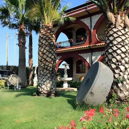 Villa Del Papiro Charme Apartments 阿沃拉 外观 照片