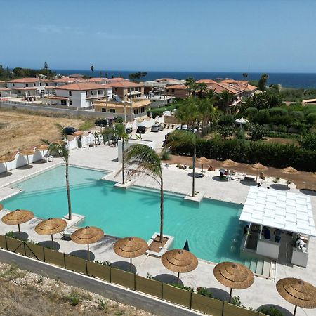 Villa Del Papiro Charme Apartments 阿沃拉 外观 照片