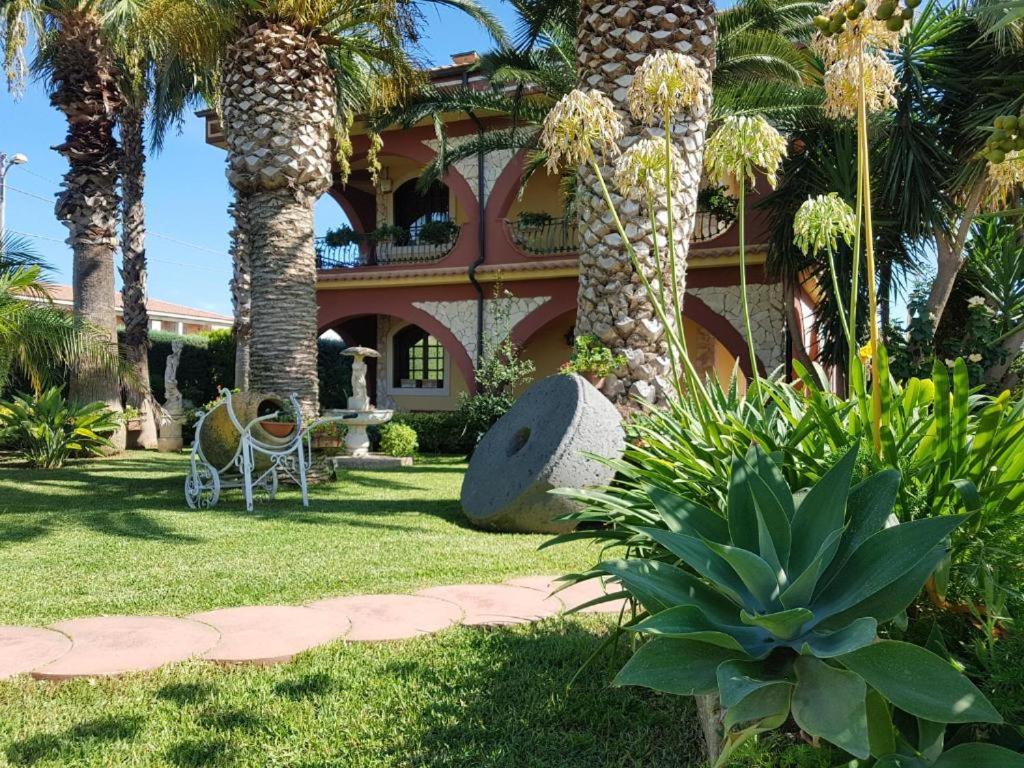 Villa Del Papiro Charme Apartments 阿沃拉 外观 照片