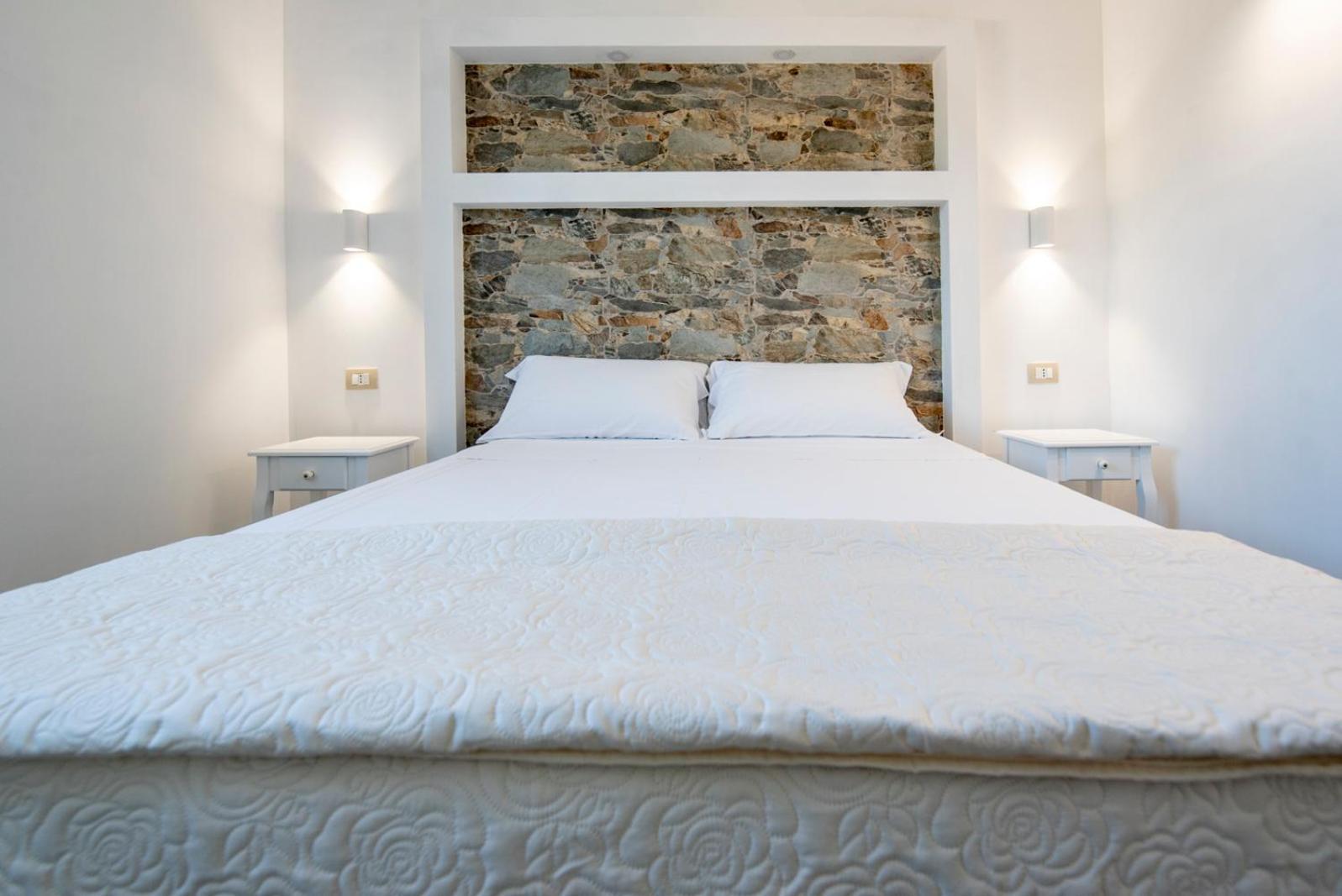 Villa Del Papiro Charme Apartments 阿沃拉 外观 照片