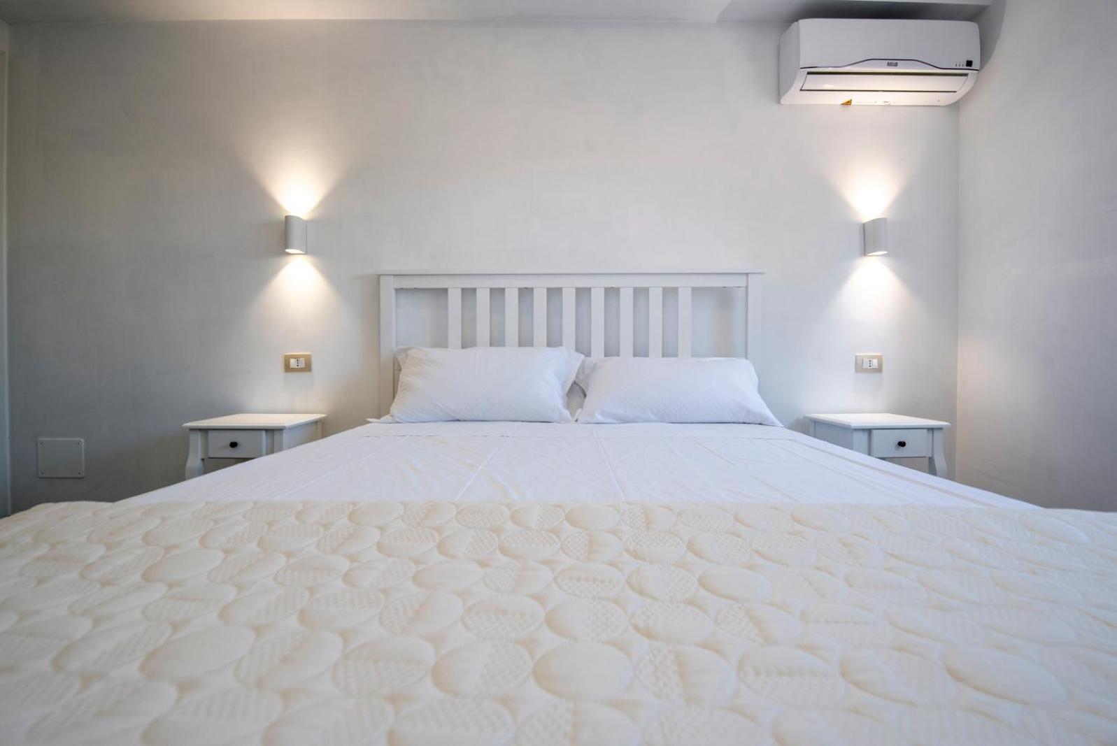 Villa Del Papiro Charme Apartments 阿沃拉 外观 照片