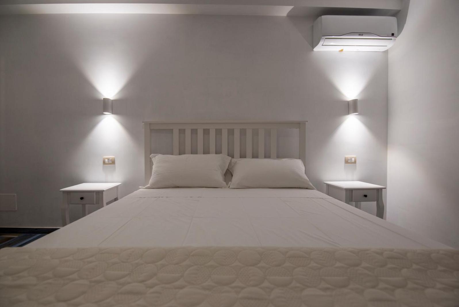 Villa Del Papiro Charme Apartments 阿沃拉 外观 照片