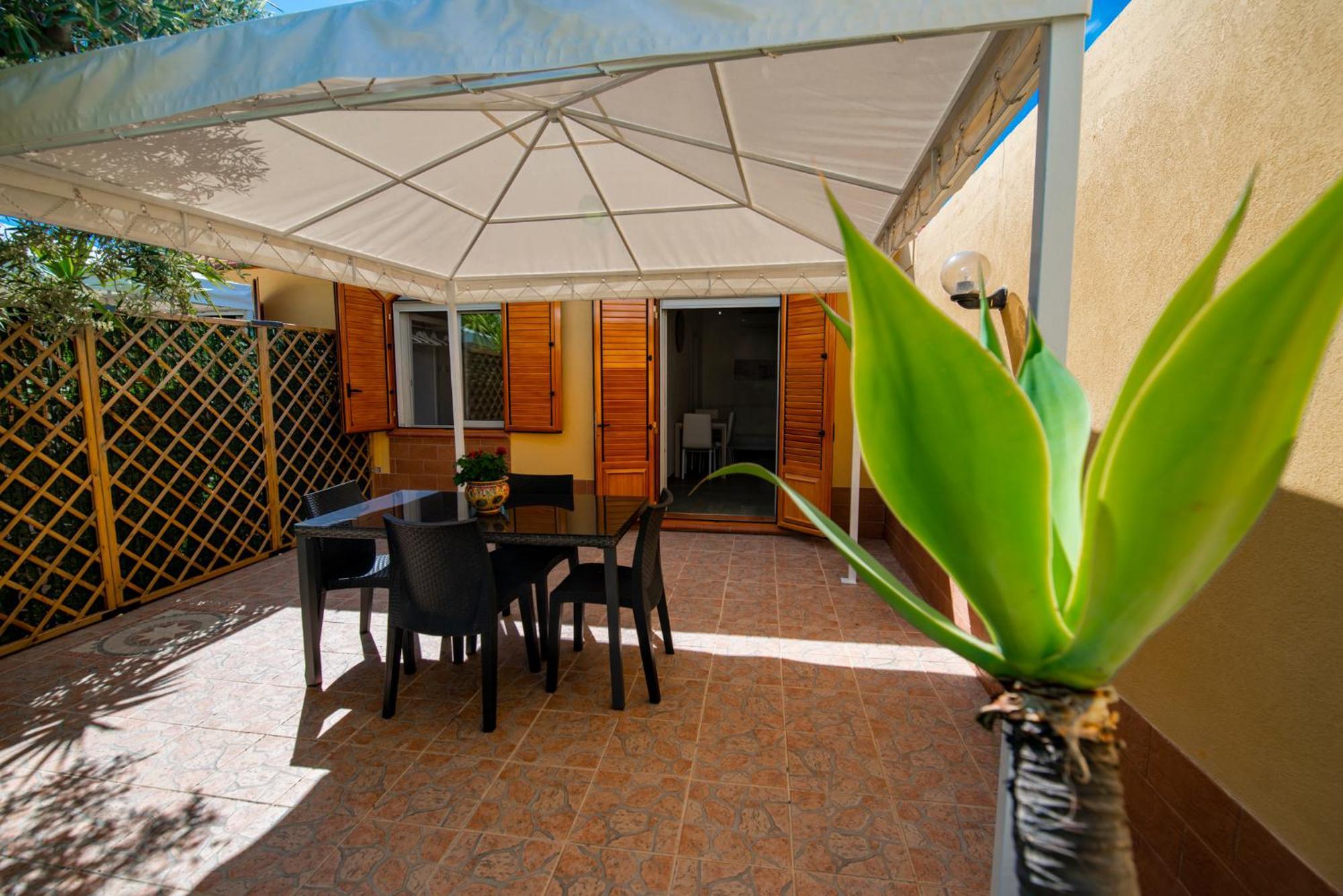 Villa Del Papiro Charme Apartments 阿沃拉 外观 照片