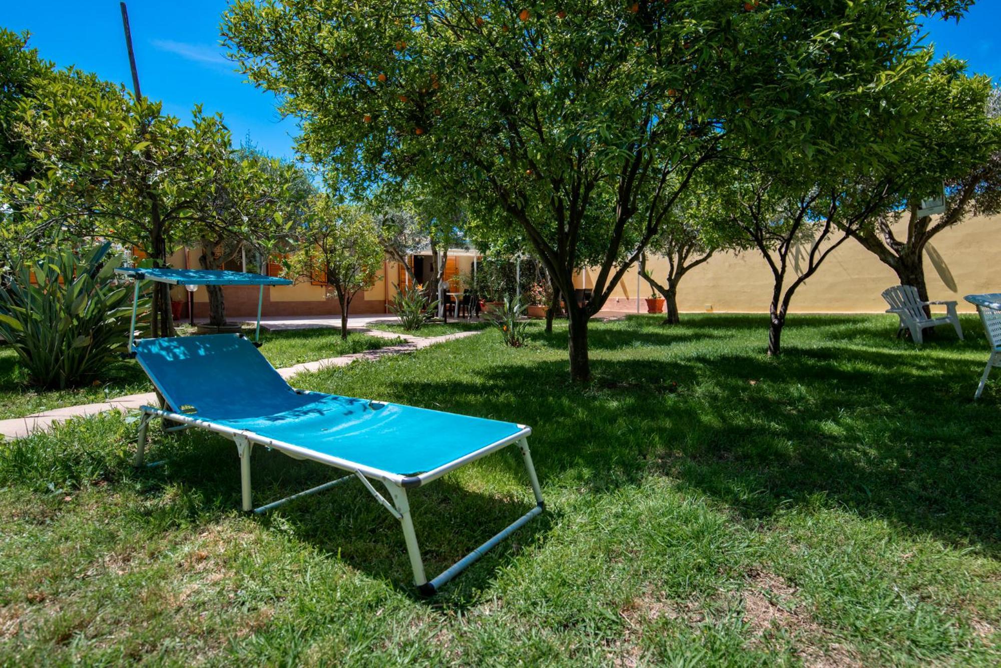 Villa Del Papiro Charme Apartments 阿沃拉 外观 照片