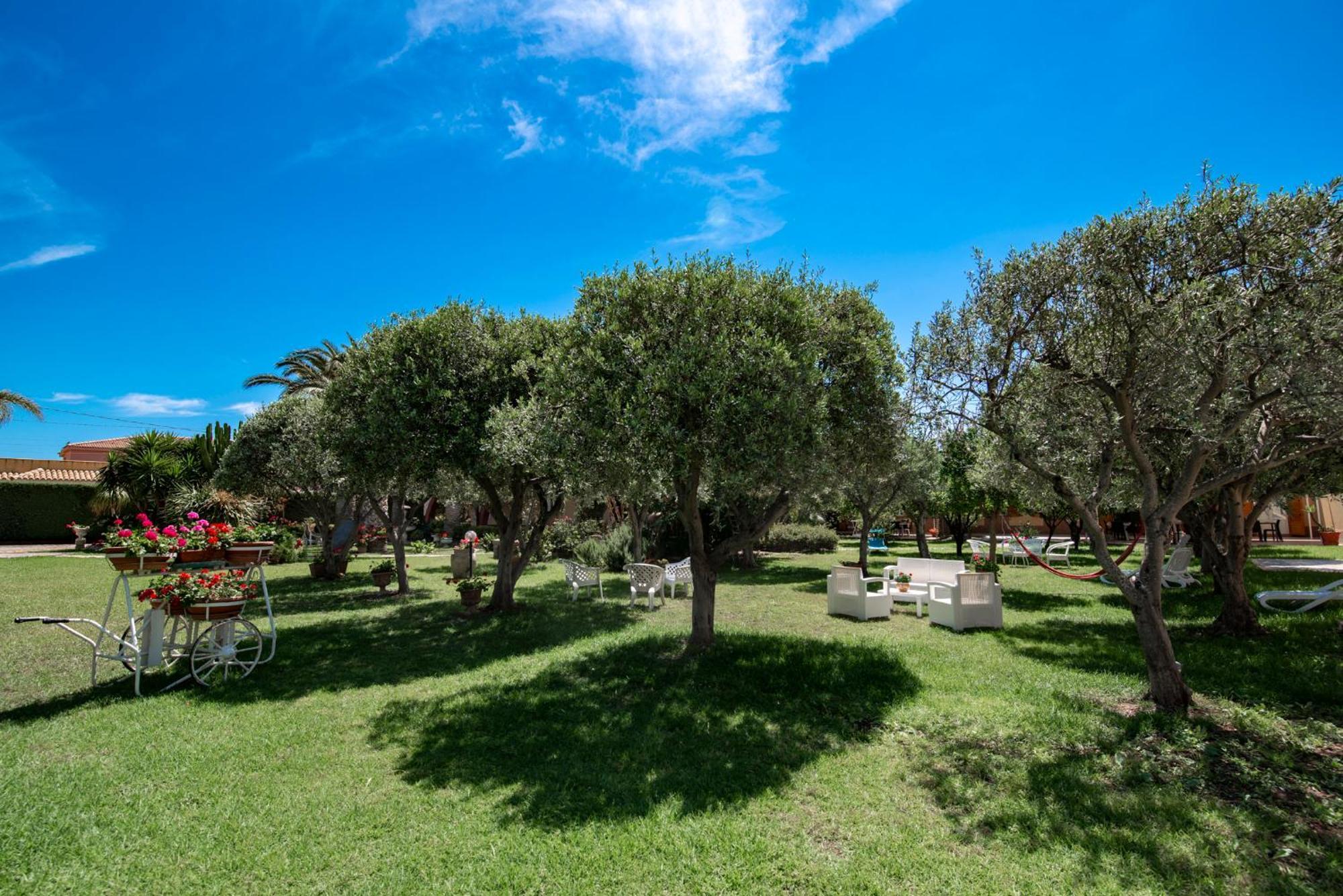 Villa Del Papiro Charme Apartments 阿沃拉 外观 照片