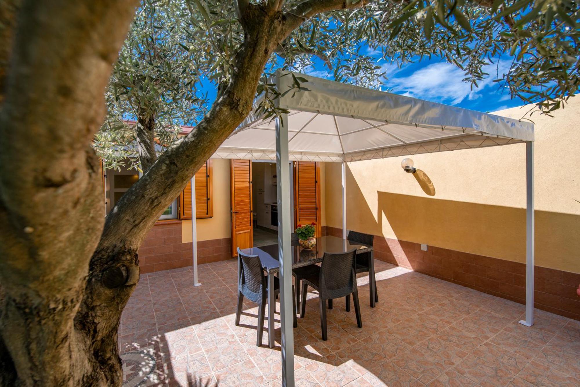 Villa Del Papiro Charme Apartments 阿沃拉 外观 照片