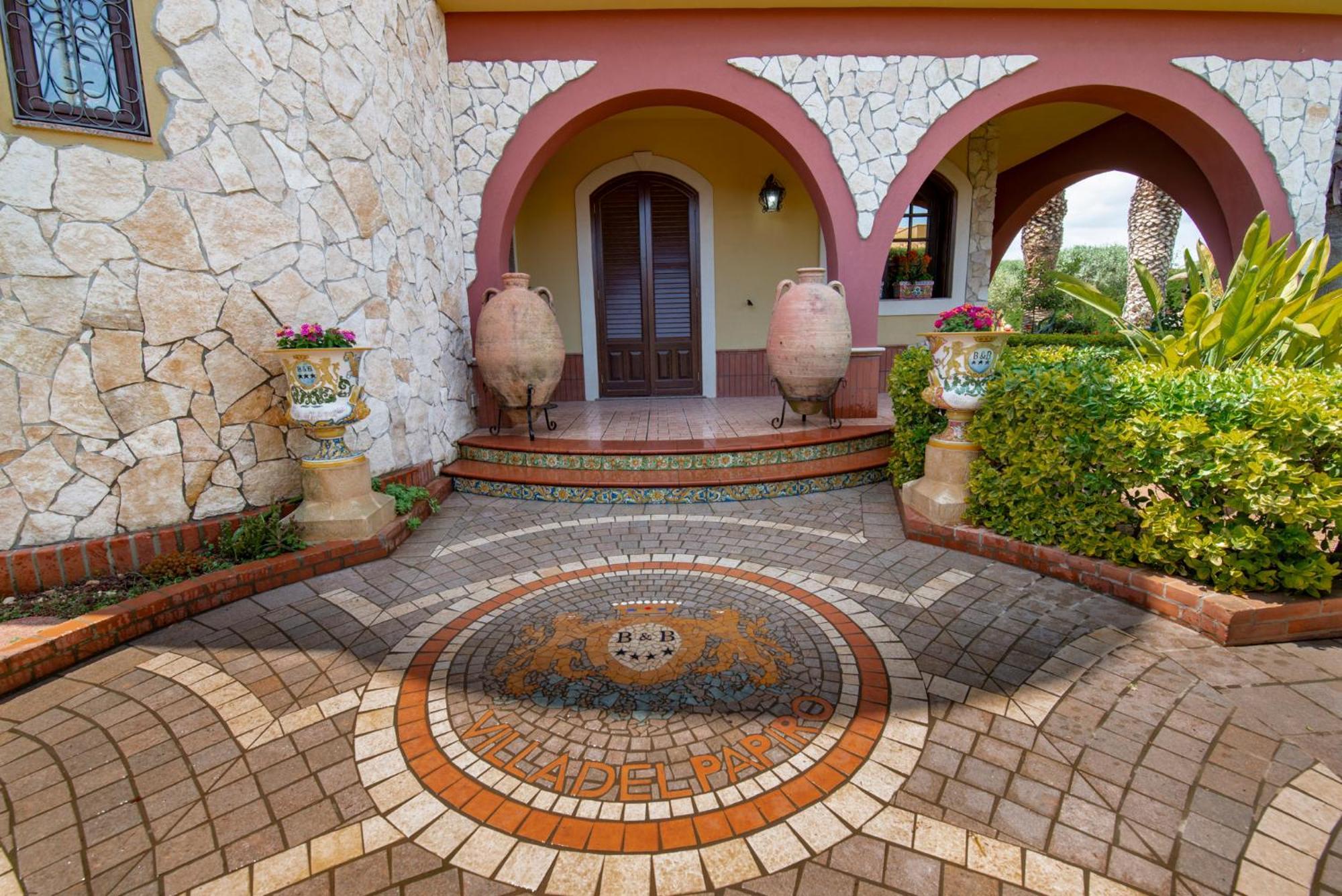 Villa Del Papiro Charme Apartments 阿沃拉 外观 照片