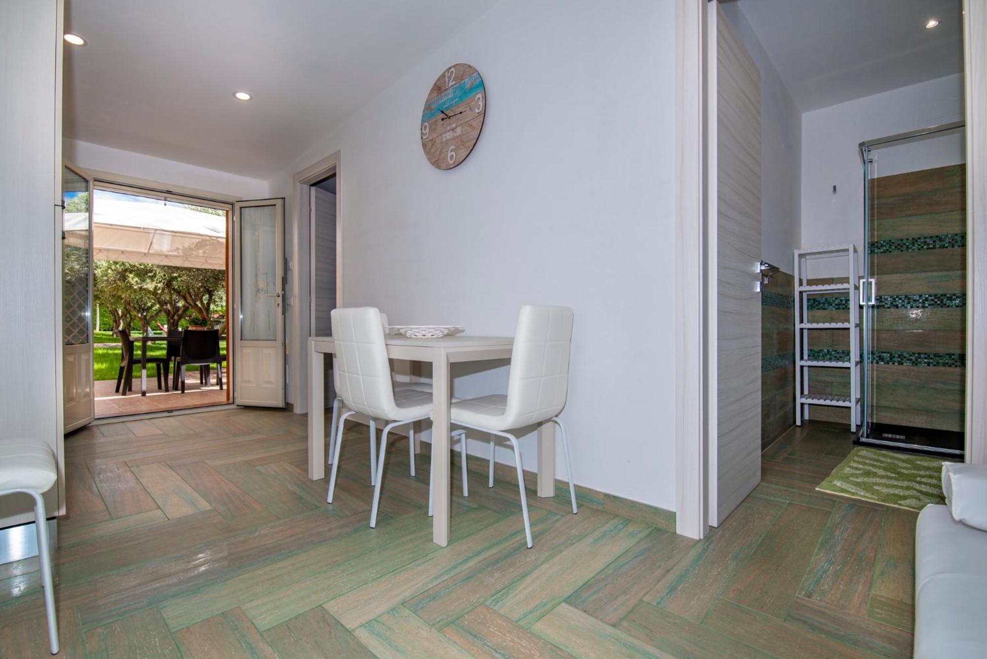 Villa Del Papiro Charme Apartments 阿沃拉 外观 照片