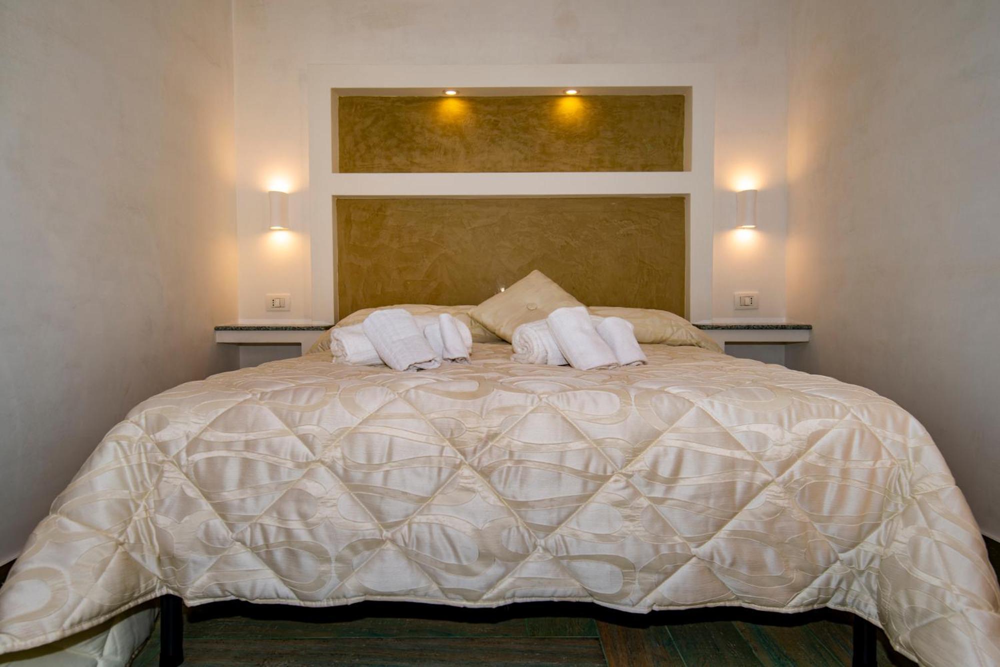 Villa Del Papiro Charme Apartments 阿沃拉 外观 照片